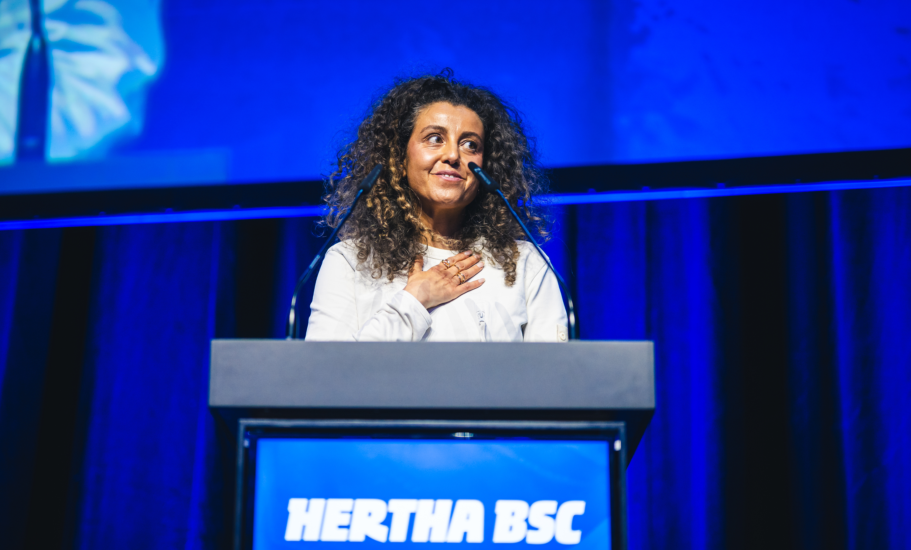 Rebecca Zenner Mitglied des Aufsichtsrats des e.V. bei ihrer Rede bei der letzten Mitgliederversammlung.