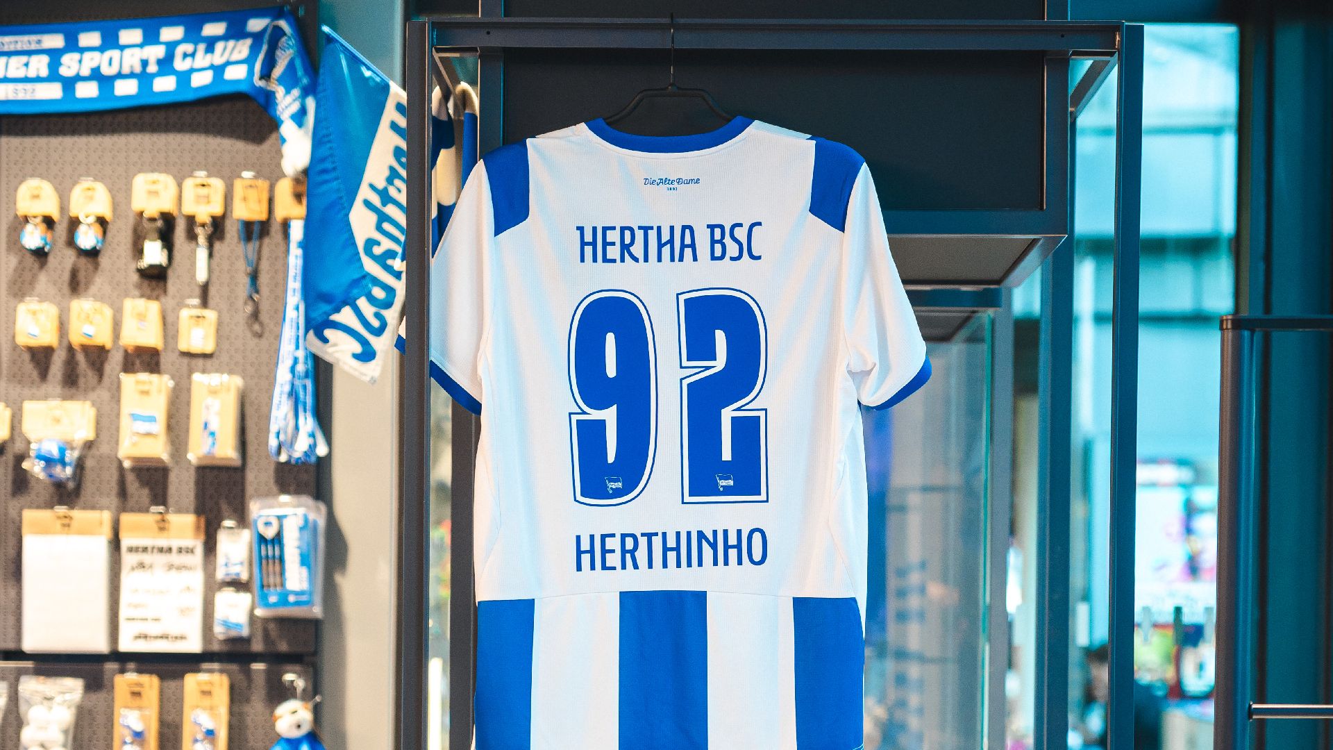 Der neue Fanshop am Hauptbahnhof.