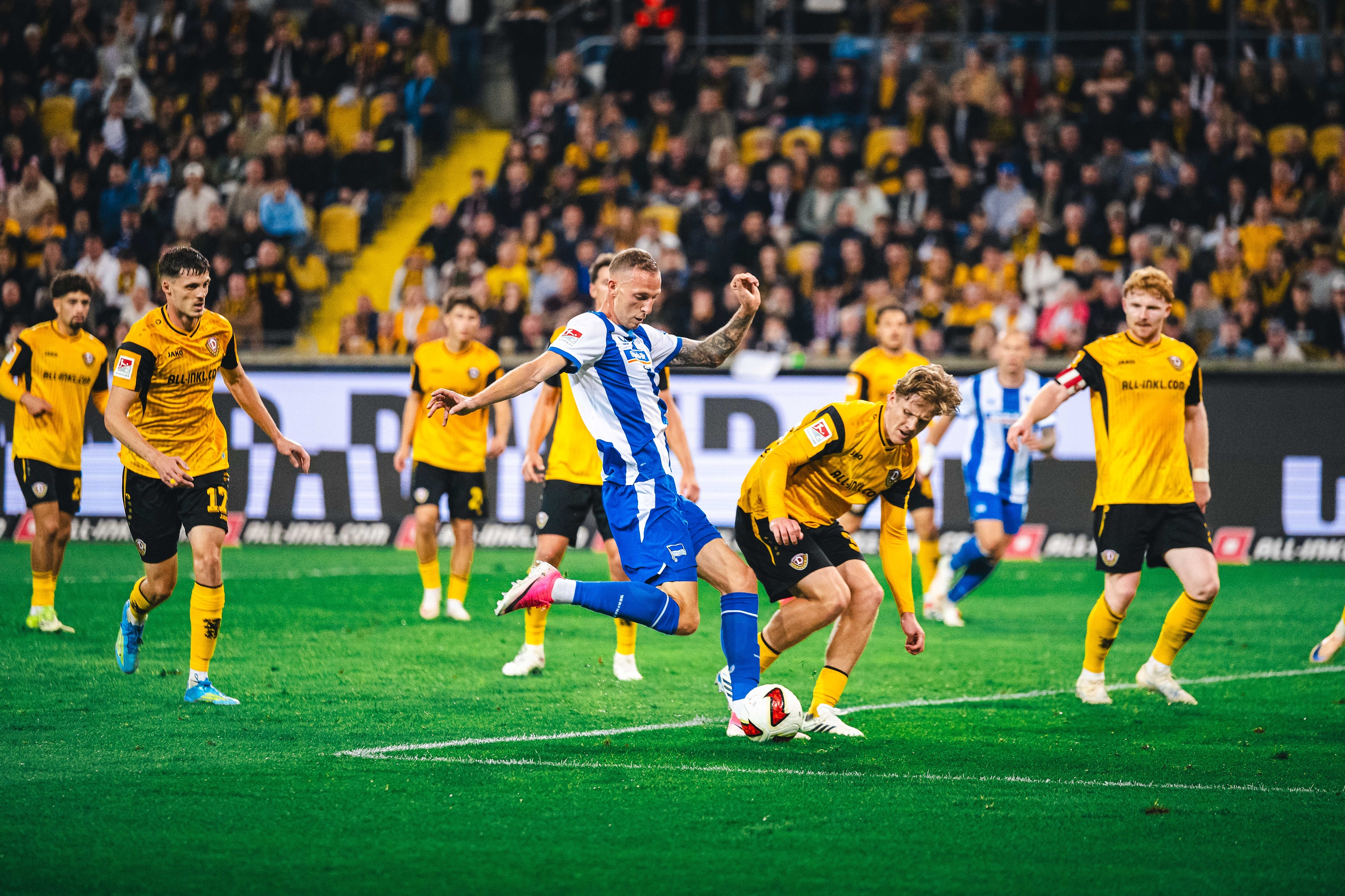 Gustaf Nilsson schließt in Dresden ab.