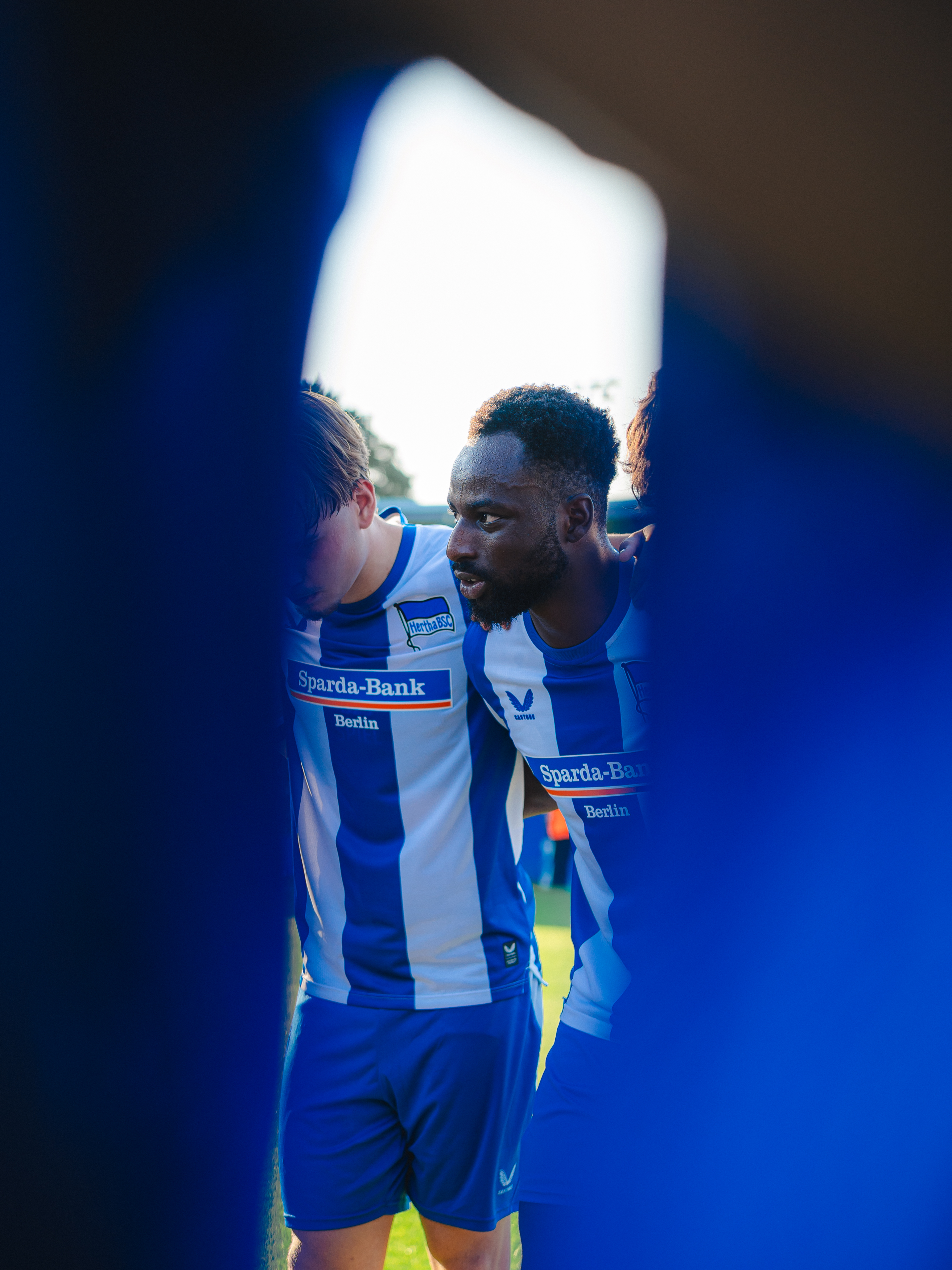 Mustafa Kourouma im Mannschaftskreis der U23.