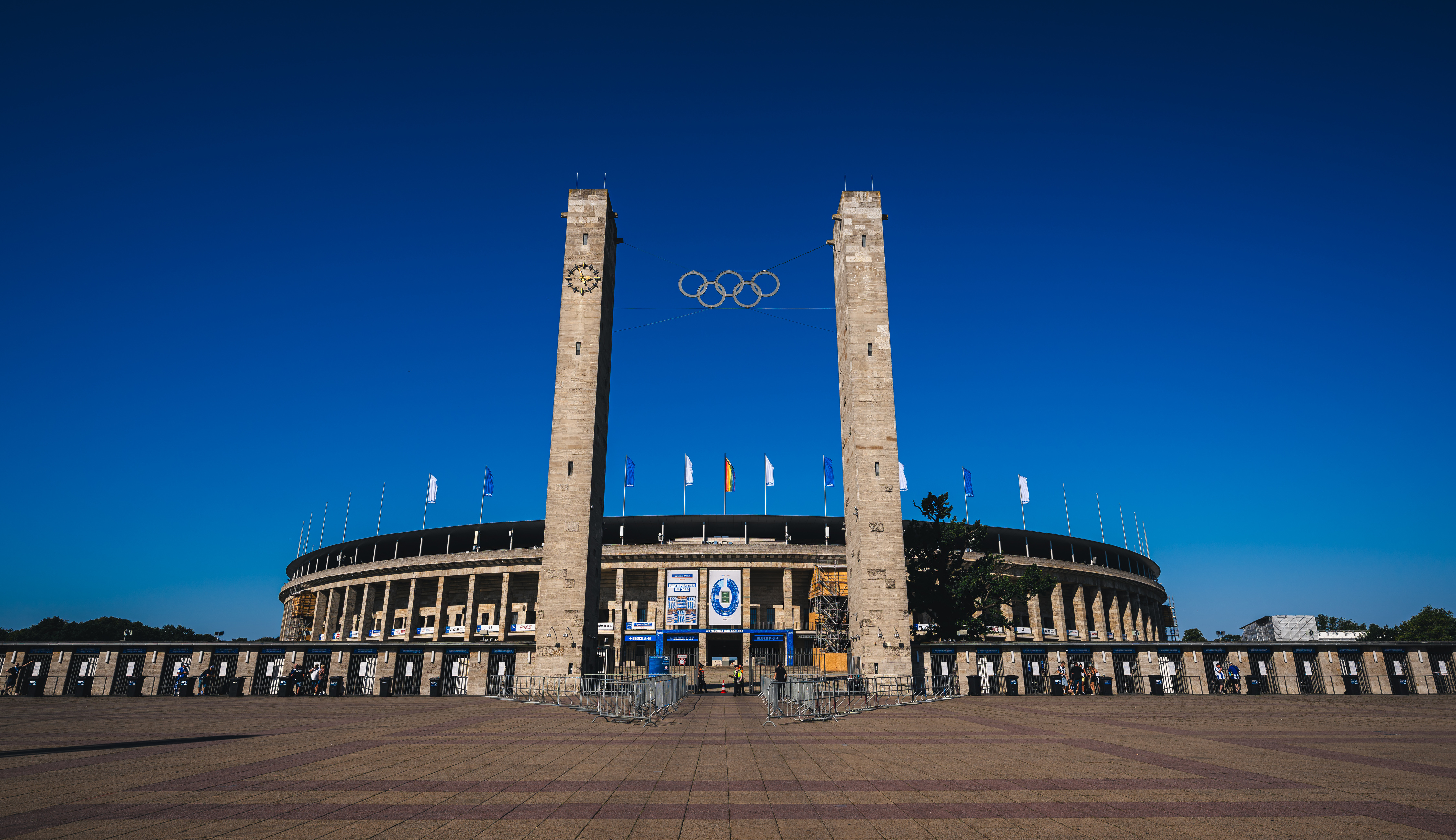 Das Osttor am Olympiastadion.