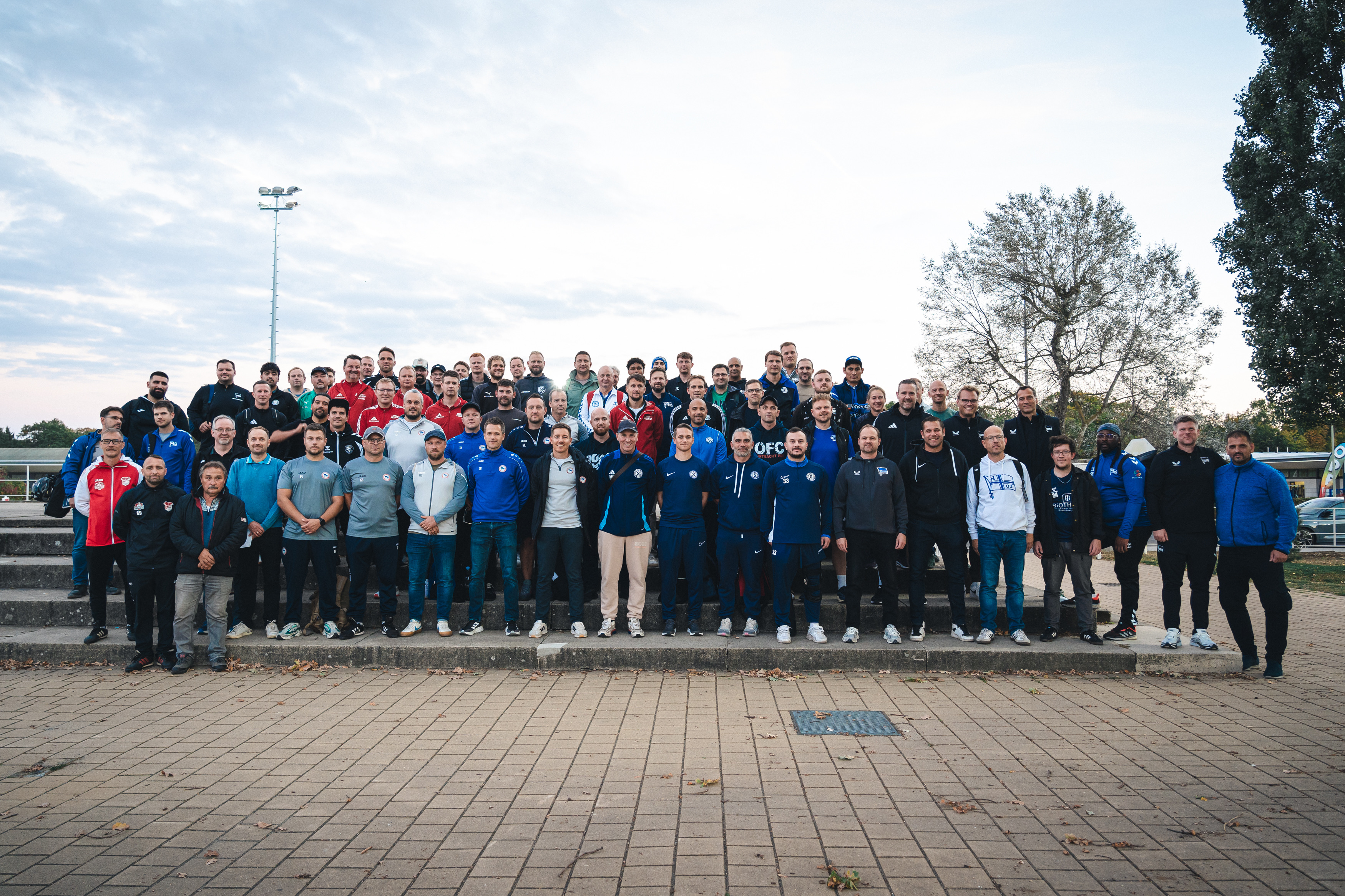 Gruppenbild mit den Trainern unserer Partnervereine.