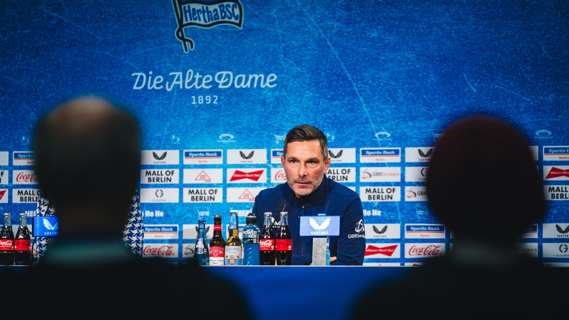 Stefan Leitl bei der Pressekonferenz nach dem Heimsieg gegen Bielefeld.