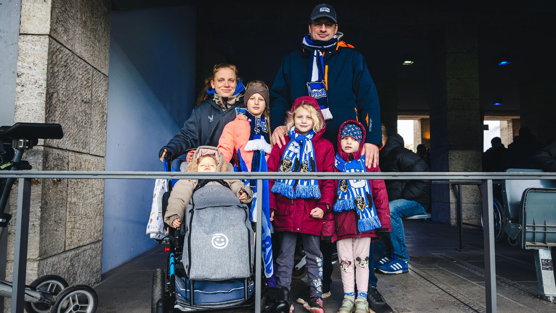 Die Familie Zoels zu Besuch im Berliner Olympiastadion.